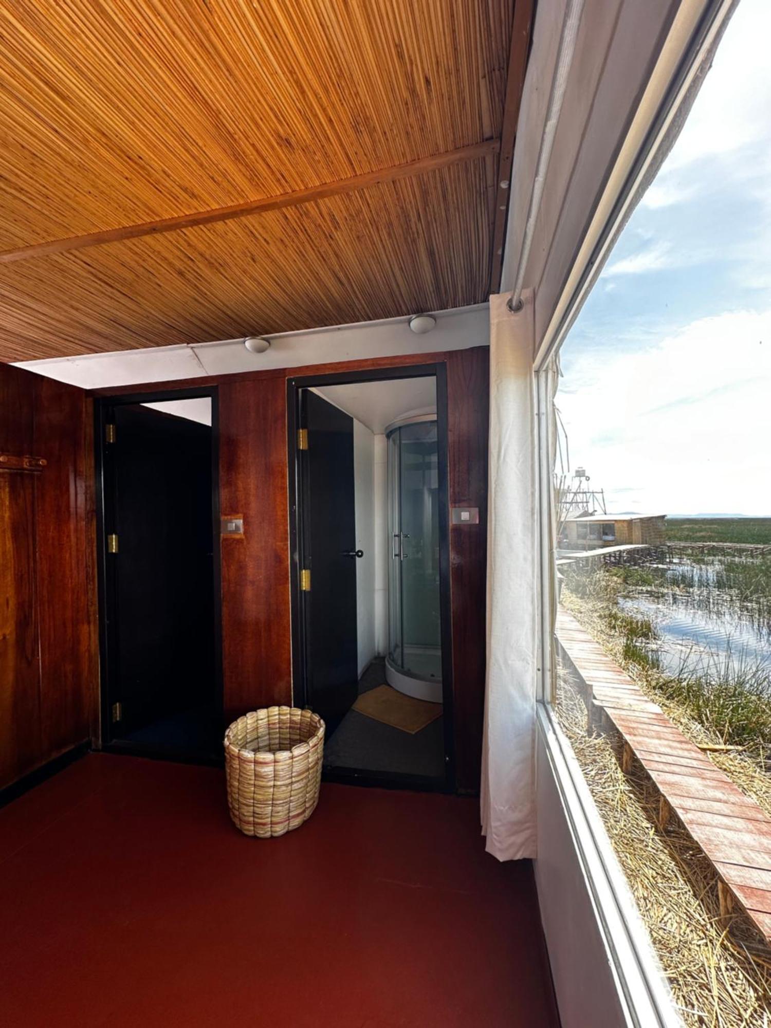 Uros Waliski Lodge Puno Extérieur photo