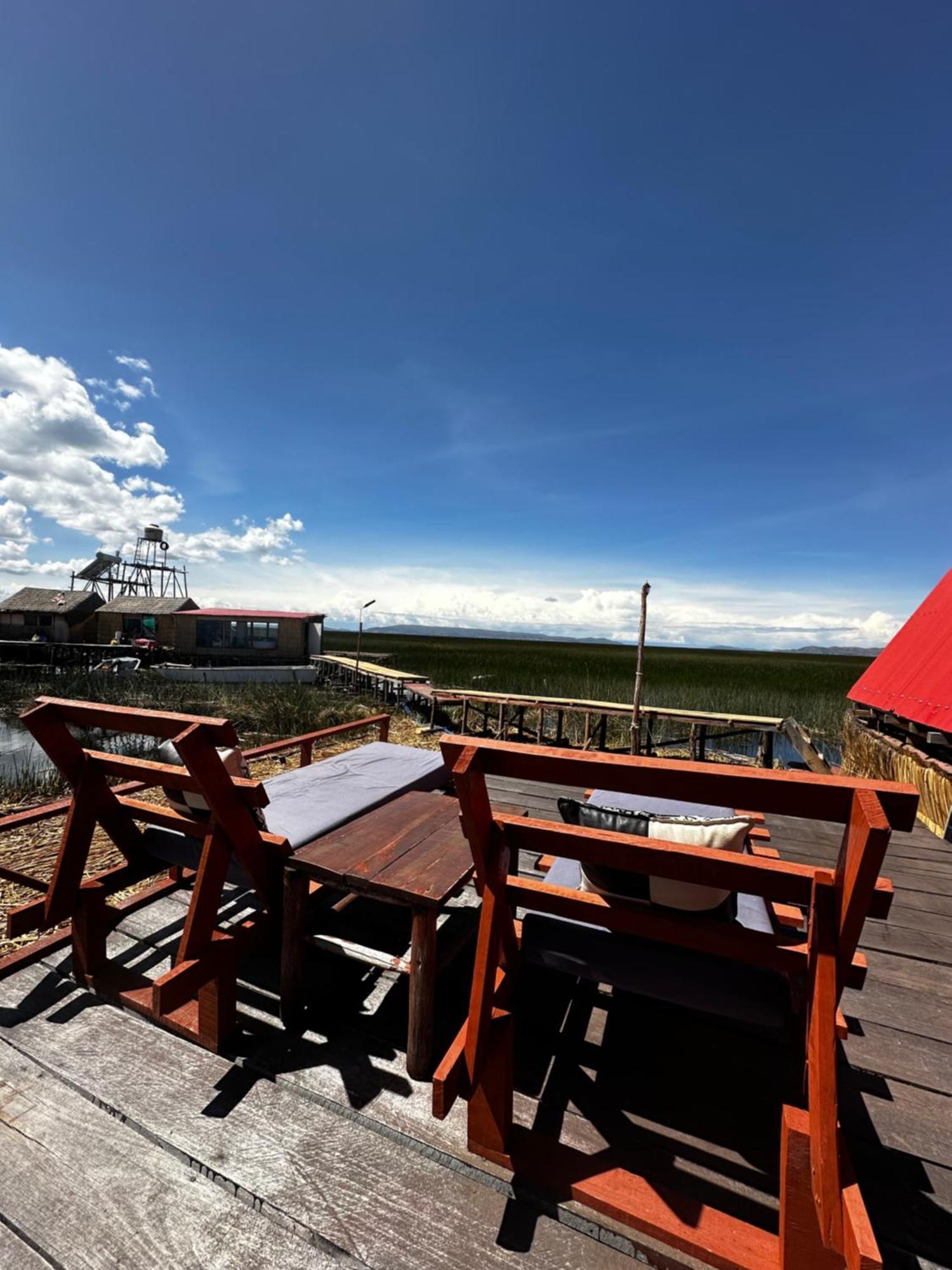 Uros Waliski Lodge Puno Extérieur photo