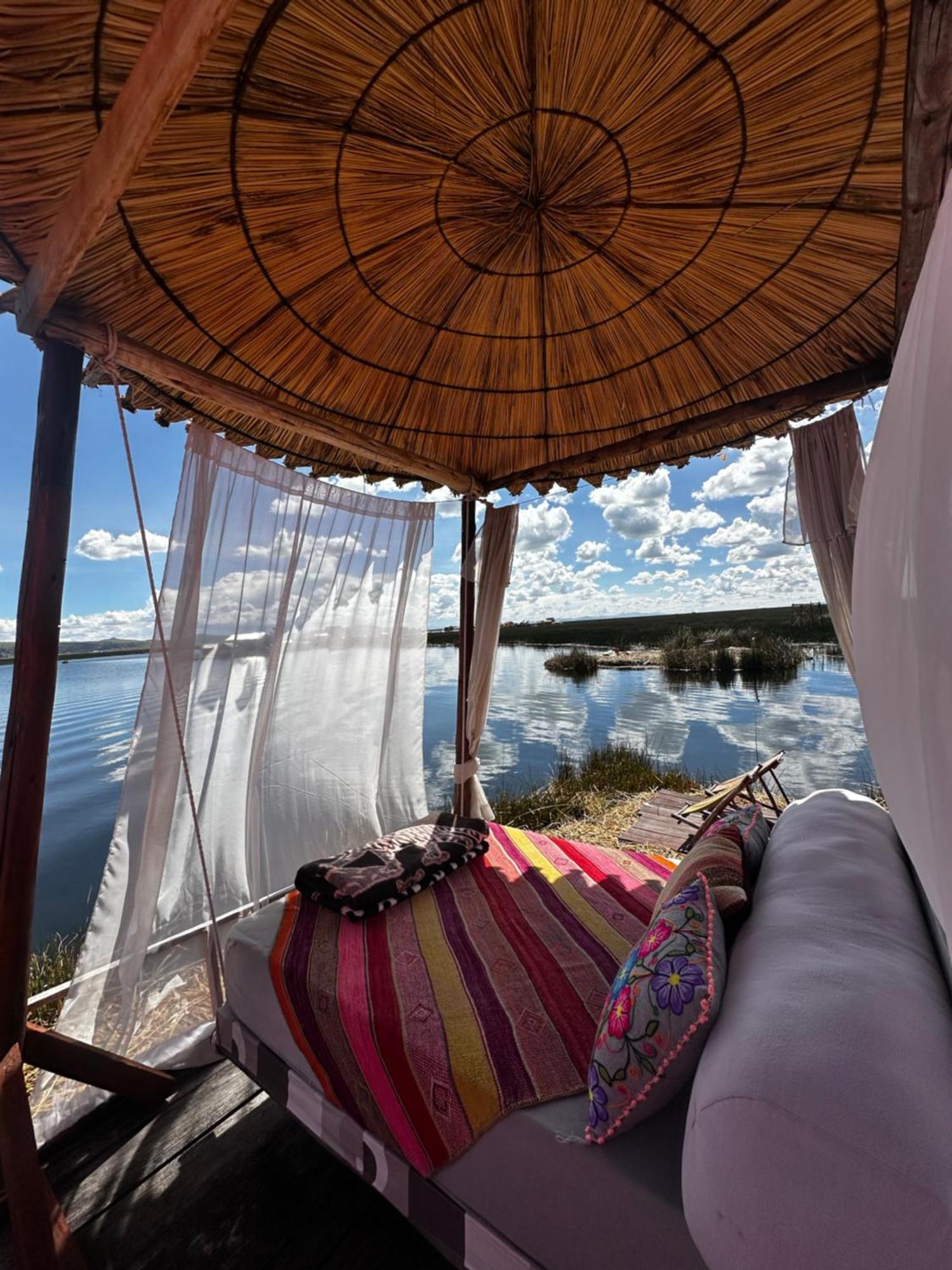 Uros Waliski Lodge Puno Extérieur photo