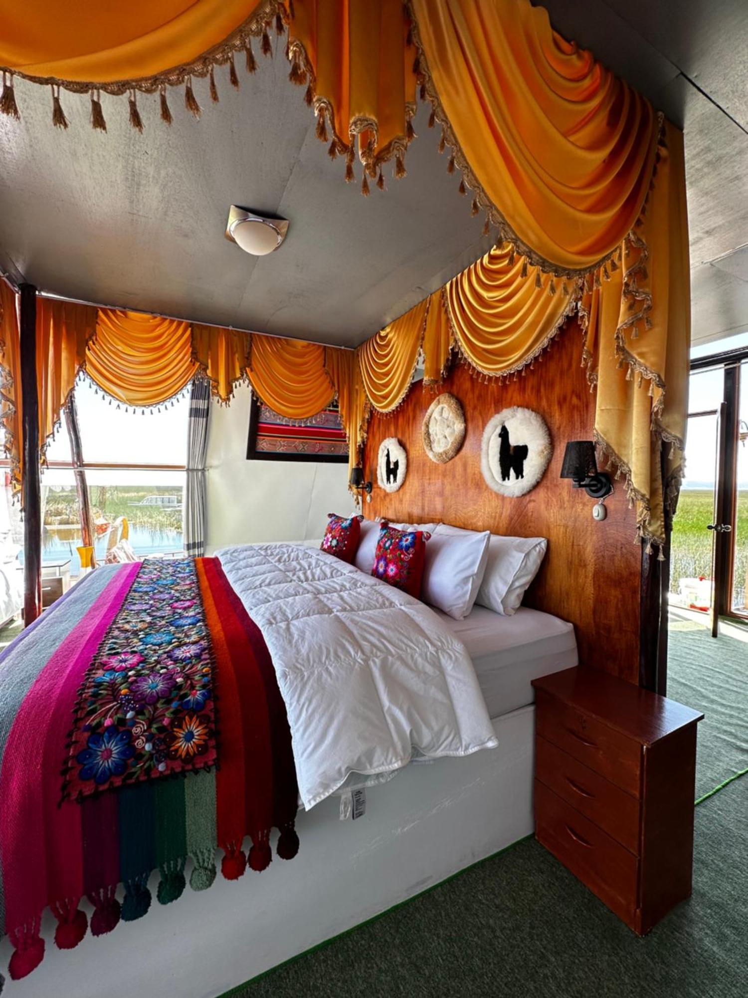 Uros Waliski Lodge Puno Extérieur photo