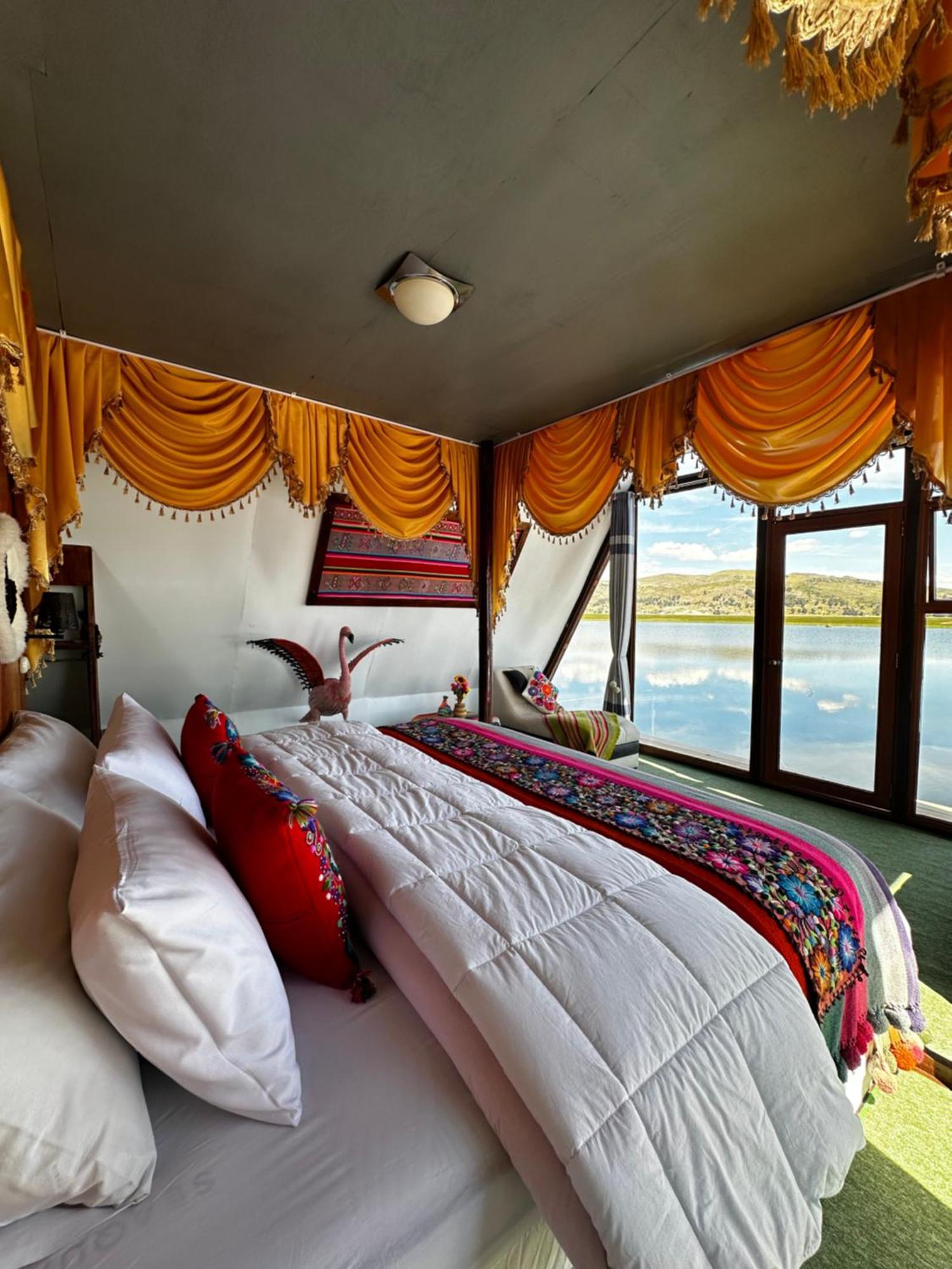 Uros Waliski Lodge Puno Extérieur photo