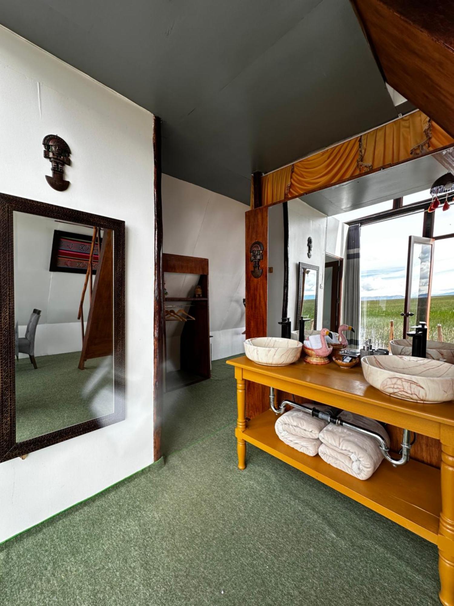 Uros Waliski Lodge Puno Extérieur photo
